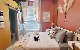 Cozy Studio Beautiful And Peaceful Of Gem Gaslamp District! Your Home Away From Home!